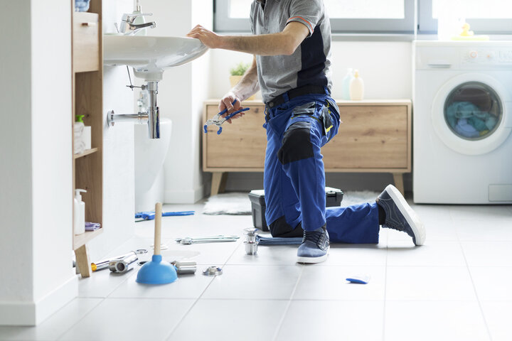 Water Leak Warning Signs in North Carolina Homes | Best Plumbing Services in Fayetteville, NC | Heavenly Plumbing in Fayetteville, NC